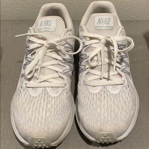 Women’s Nike Zoom Winflo 5 running shoe size 7